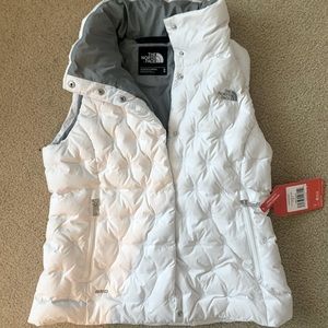 The North Face Women’s Holladown Crop Vest size Medium in TNF White